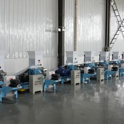 เครื่องผลิตอาหารปลาลอยน้ำปรับความเร็วความจุสูง