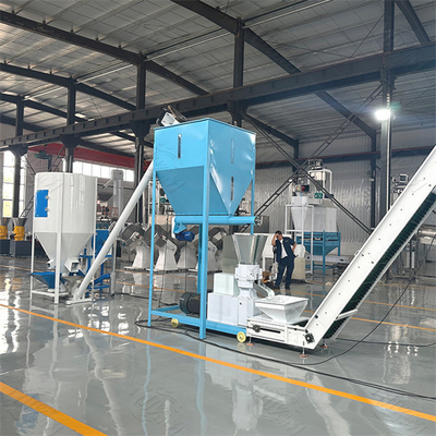 เครื่องอัดเม็ดอาหารสัตว์ปีกขนาดเล็กสีน้ำเงิน Granulator 30kw 1200kg / H