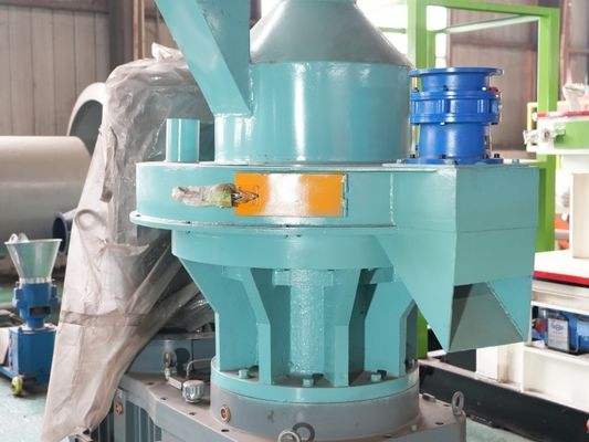 4mm 8mm Leaf Chip เครื่องอัดเม็ดไม้อนุภาคทรงกระบอกสำหรับกะลามะพร้าว