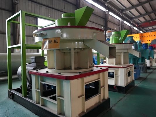 12mm Dia Cattle Feed เครื่องเม็ดไม้เครื่องกดโรงสี 80C ถึง 100C