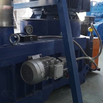 OEM ขี้เลื่อยไม้เชื้อเพลิงเครื่องทำเม็ดไม้ 100-4000 กก. / ชม. พร้อมเครื่องยนต์ดีเซล