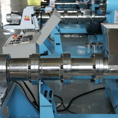 เครื่องอัดรีดอาหารปลาลอยผลผลิตสูง 300 Kg