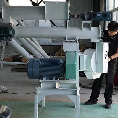 เครื่องอัดเม็ดอาหารปลาด้วยมือ CE 350-450kg / H เครื่องทำอาหารสัตว์