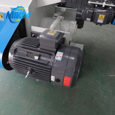 ไฟฟ้า 3kw-30kw ไก่วัวเครื่องอัดเม็ดอาหารสัตว์ปีกแรงดันไฟฟ้าที่กำหนดเอง