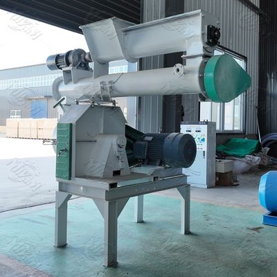 เครื่องอัดเม็ดอาหารปลาด้วยมือ CE 350-450kg / H เครื่องทำอาหารสัตว์